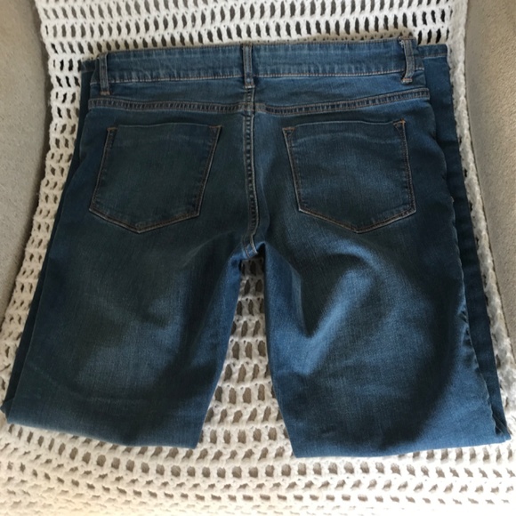 Route 66 Women’s Skinny Leg Low Rise 5 Pocket Medium Blue Denim Jeans Size 28 - Picture 10 of 11